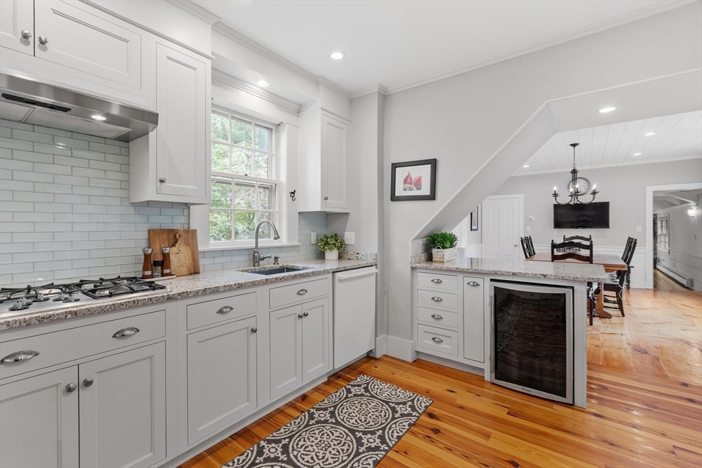 77 Centre Street Danvers, MA 01923 - Photo 12 of 41