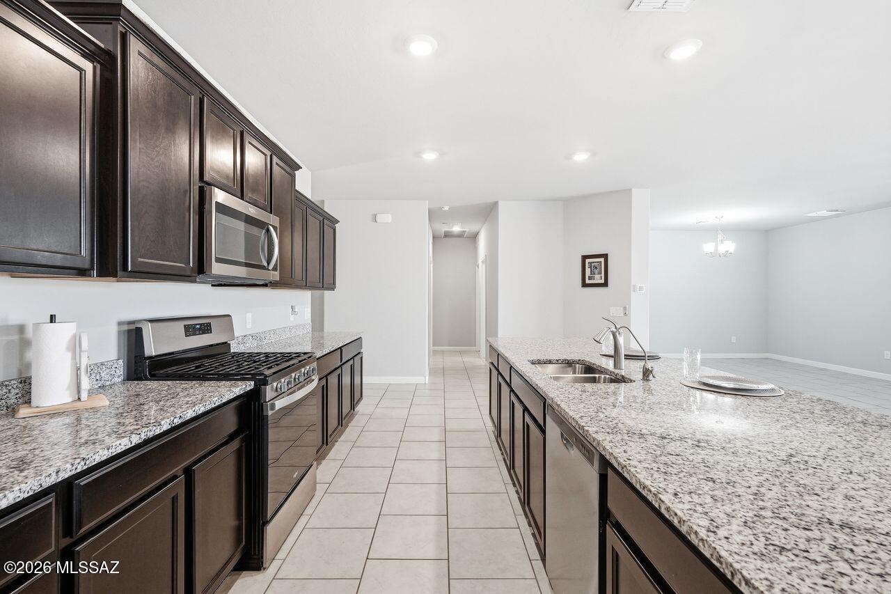 552 West Weldon Street Vail, AZ 85641 - Photo 9 of 30