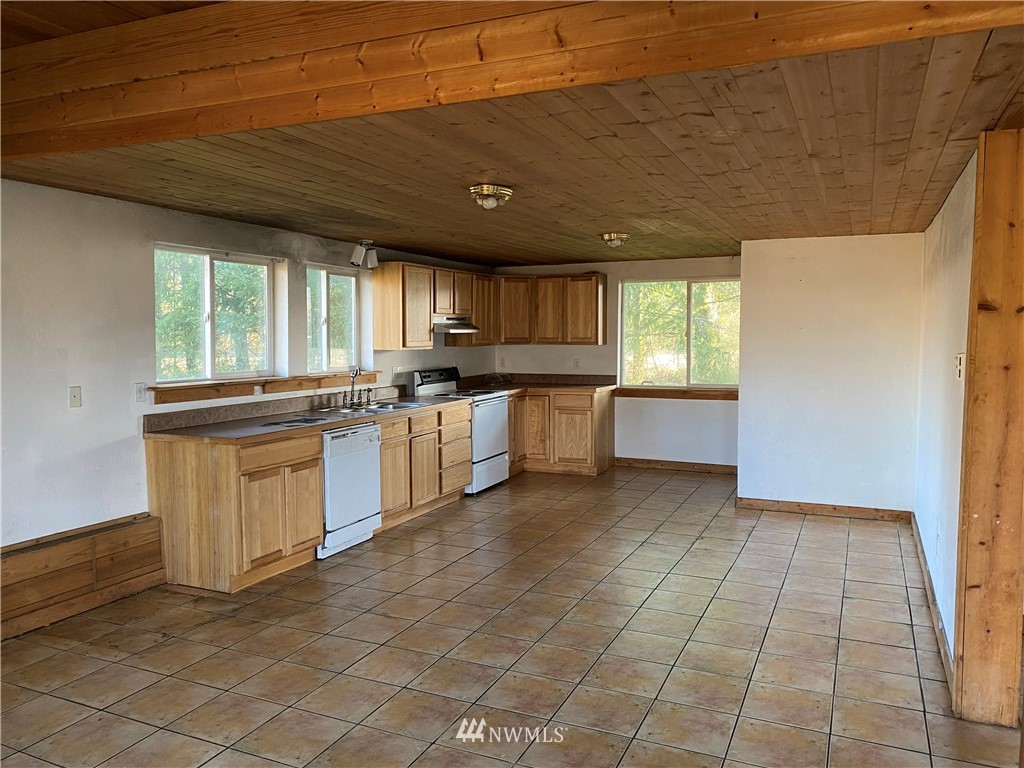 598 Boistfort Road Curtis, WA 98538 - Photo 6 of 25