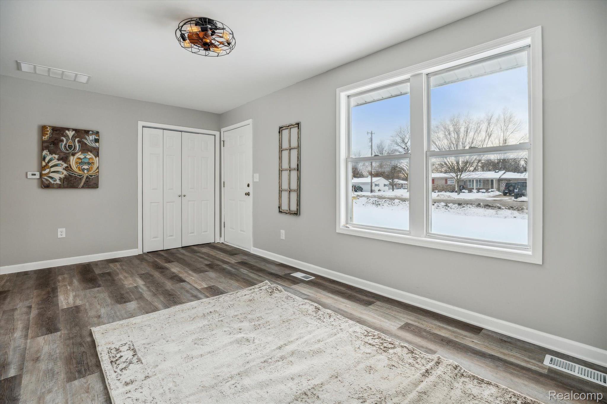 4356 North Vassar Road Flint, MI 48506 - Photo 8 of 27