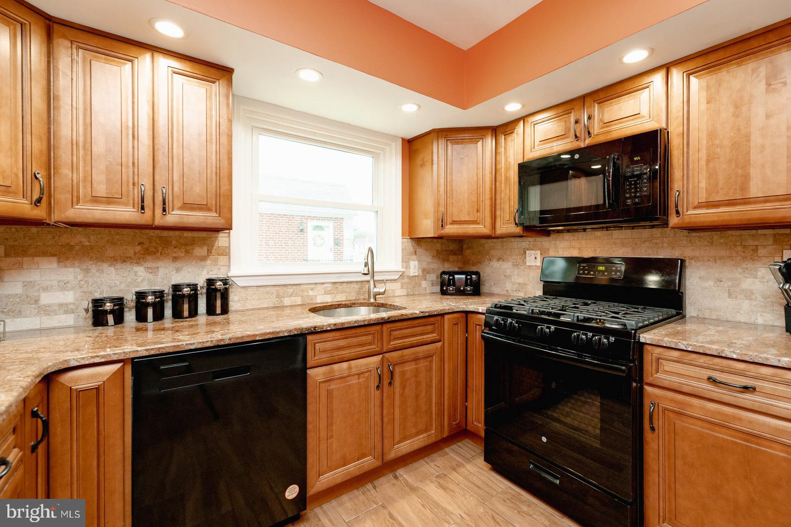 1142 Medway Road Philadelphia, PA 19115 - Photo 14 of 44