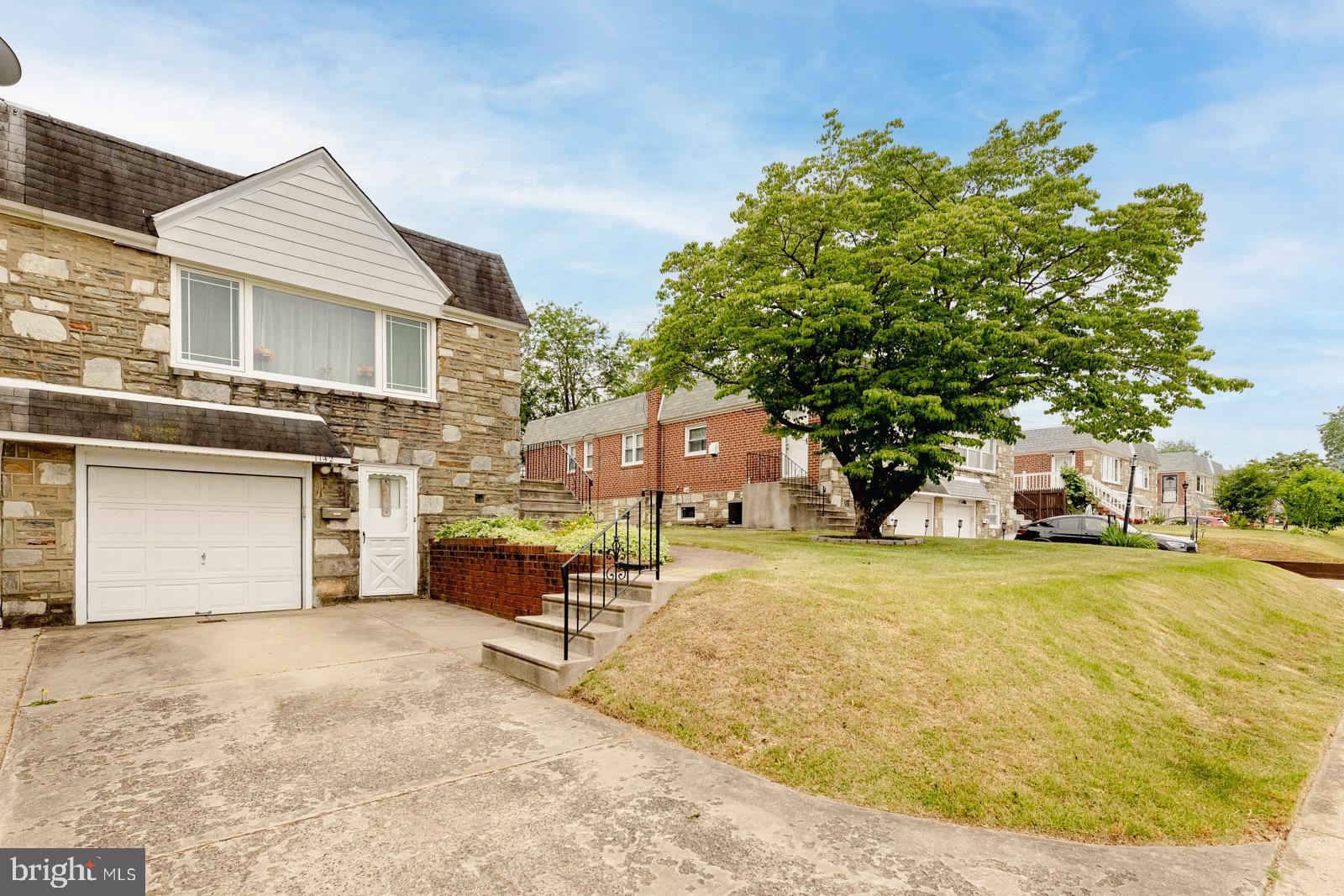 1142 Medway Road Philadelphia, PA 19115 - Photo 2 of 44