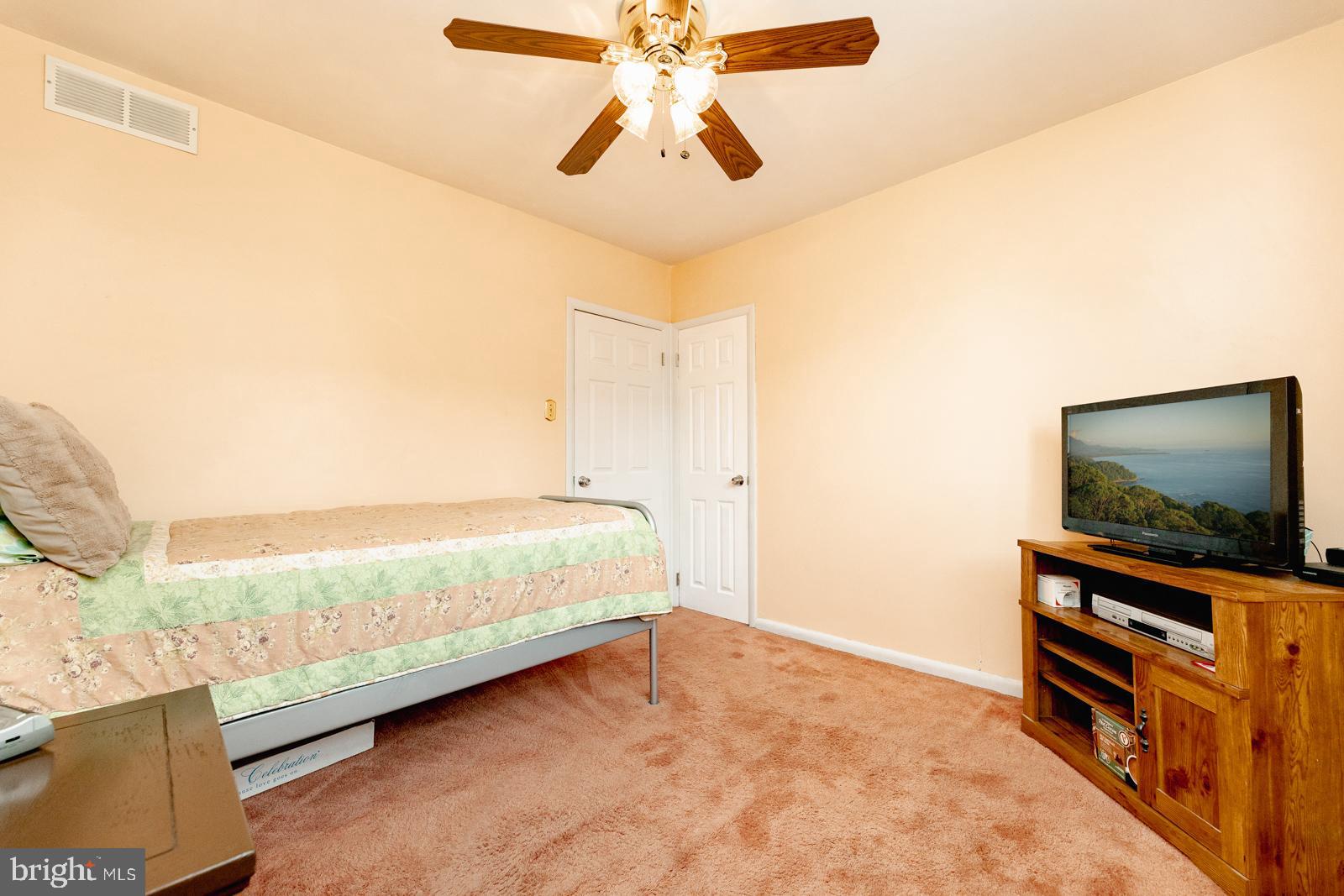 1142 Medway Road Philadelphia, PA 19115 - Photo 22 of 44