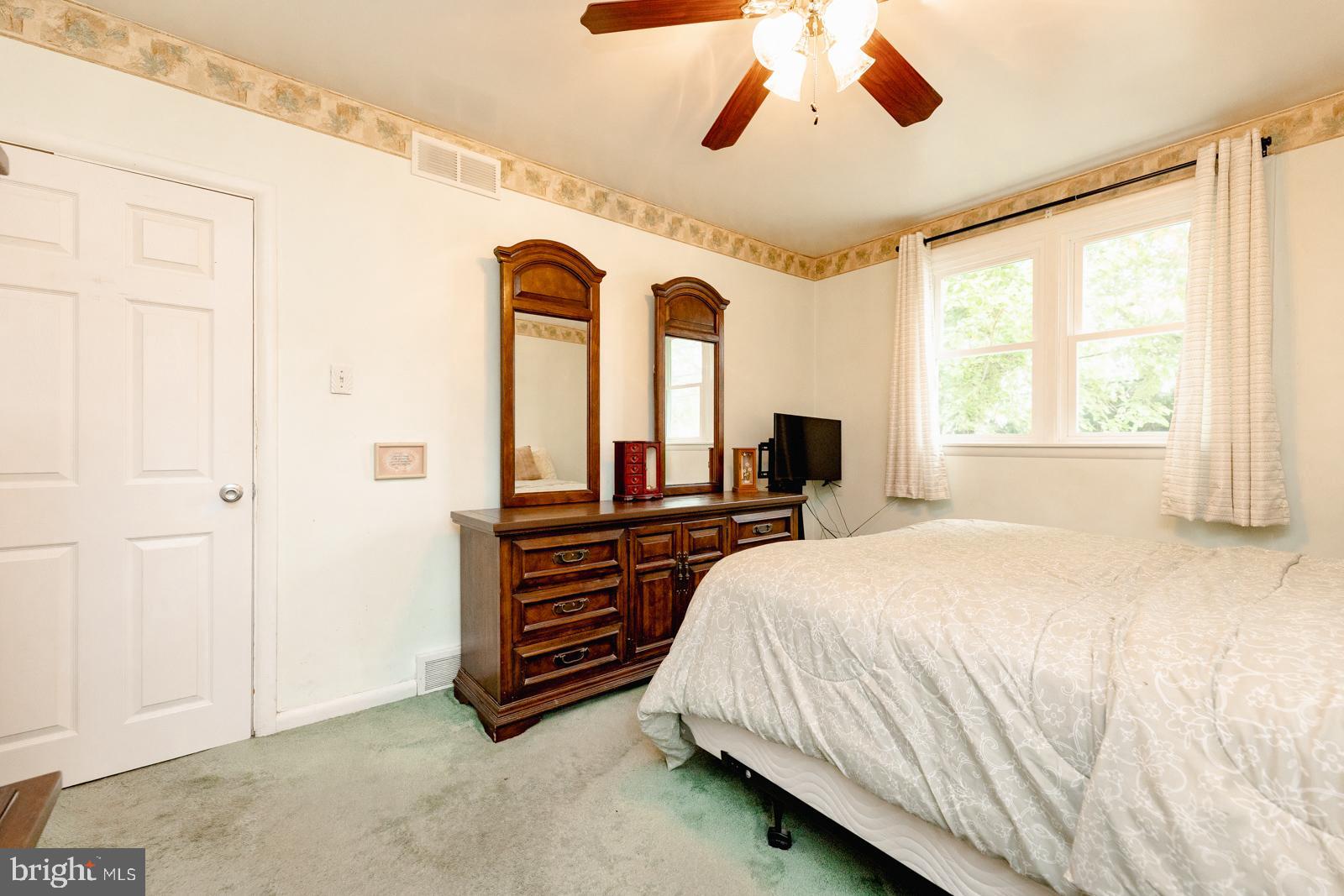 1142 Medway Road Philadelphia, PA 19115 - Photo 25 of 44