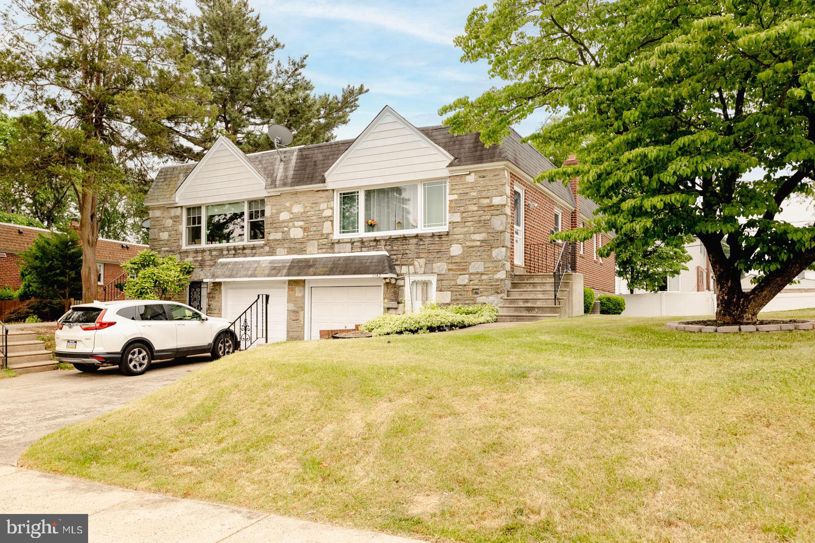 1142 Medway Road Philadelphia, PA 19115 - Photo 4 of 44