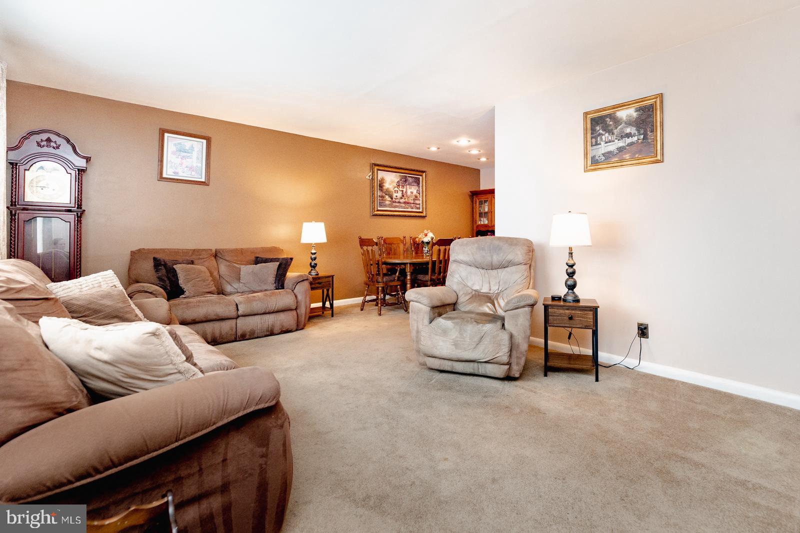 1142 Medway Road Philadelphia, PA 19115 - Photo 7 of 44