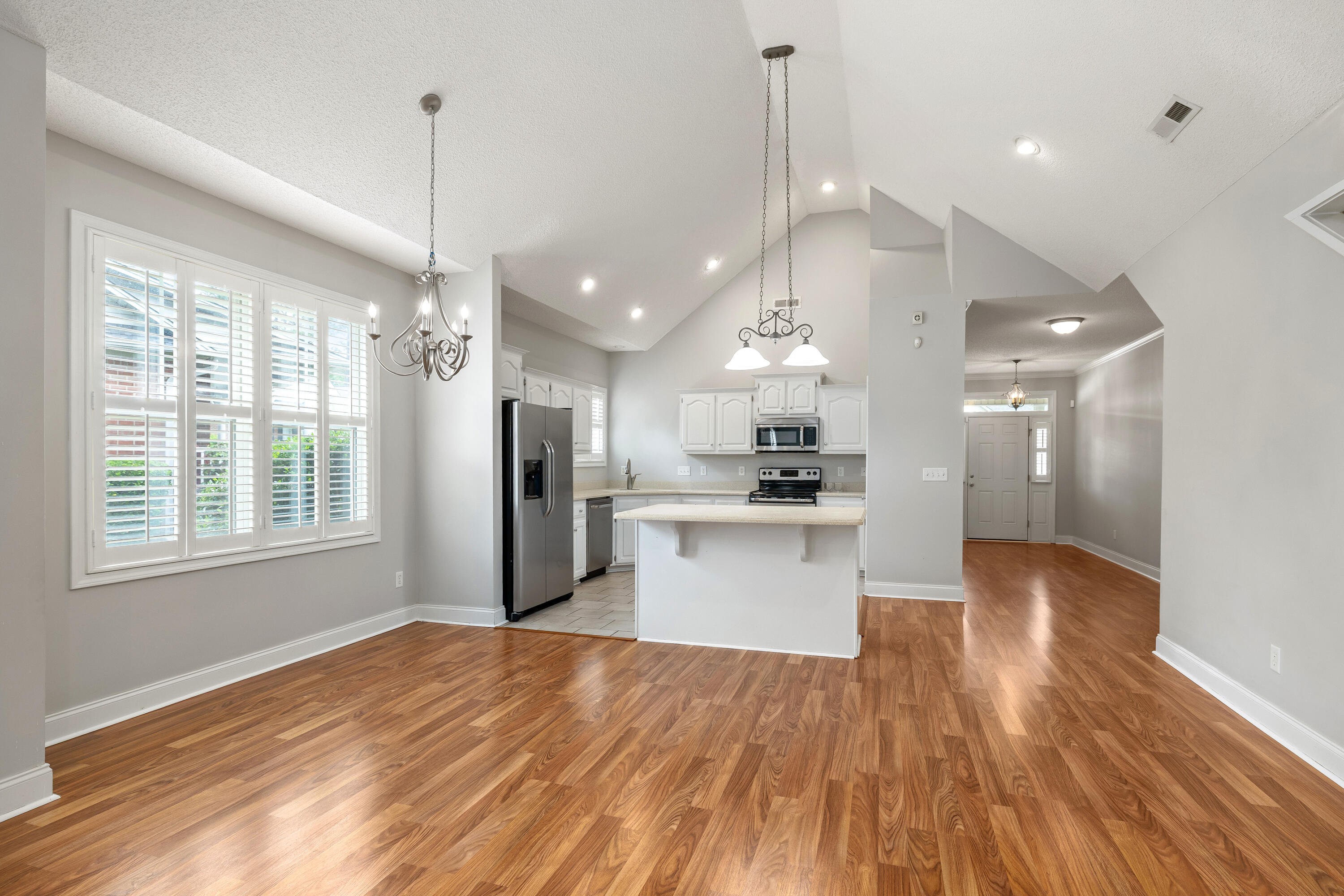 3225 Mayflower Lane Sumter, SC 29150 - Photo 21 of 42 EAT IN AREA AND BREAKFAST BAR.