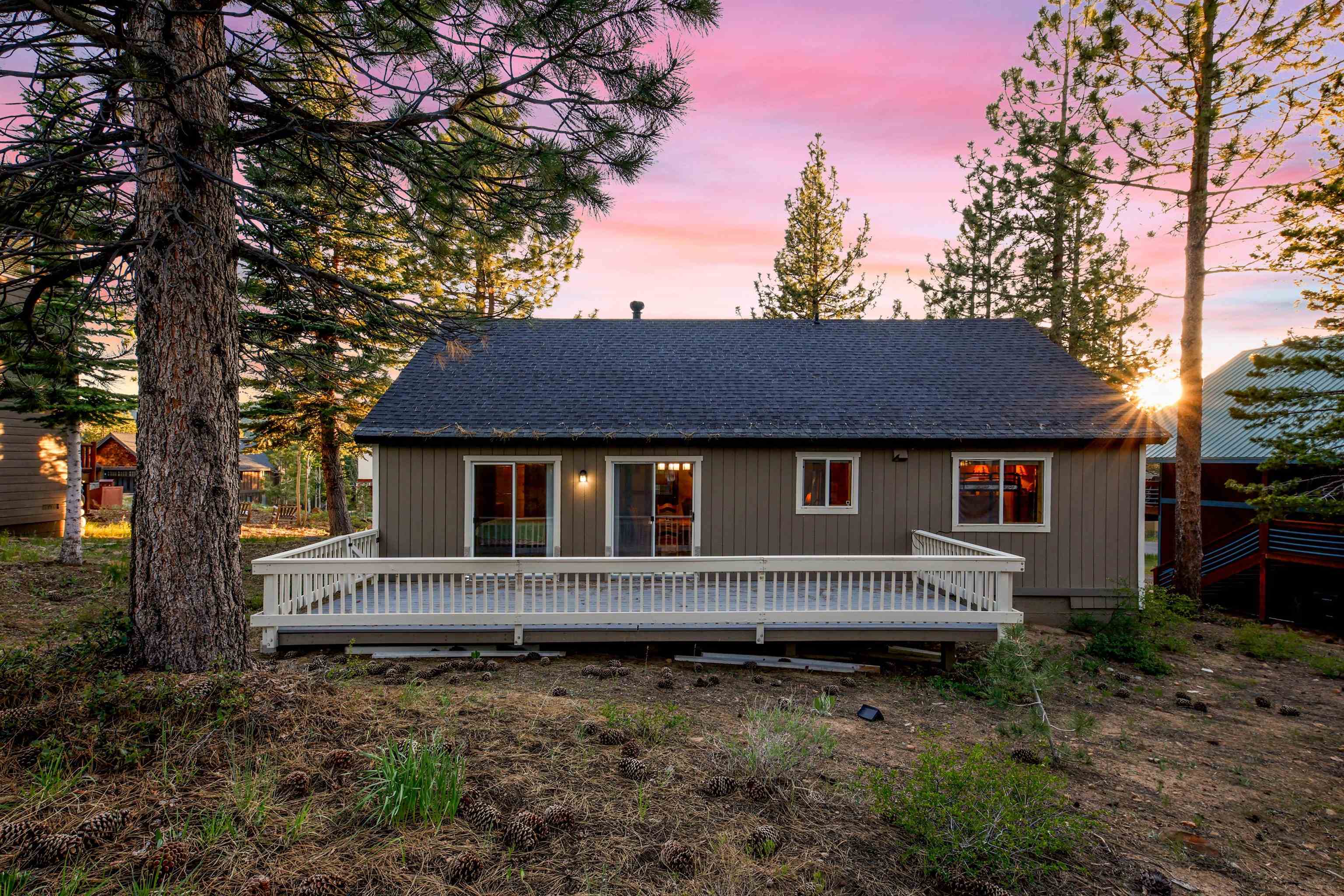 12466 Pinnacle Loop Truckee, CA 96161 - Photo 6 of 28