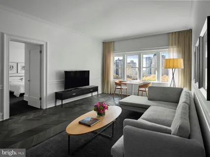 $6,996 | 135 South 18th Street, Unit 1BEDPREMIUM, Philadelphia, PA 19103