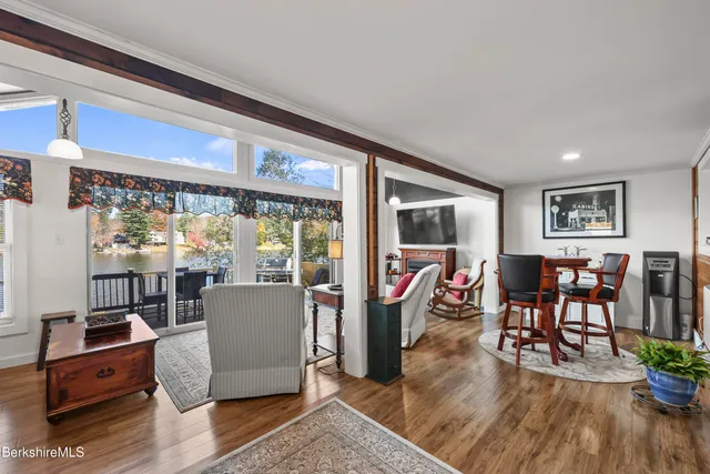 $699,000 | 30 Cove Lane, Hinsdale, MA 01235