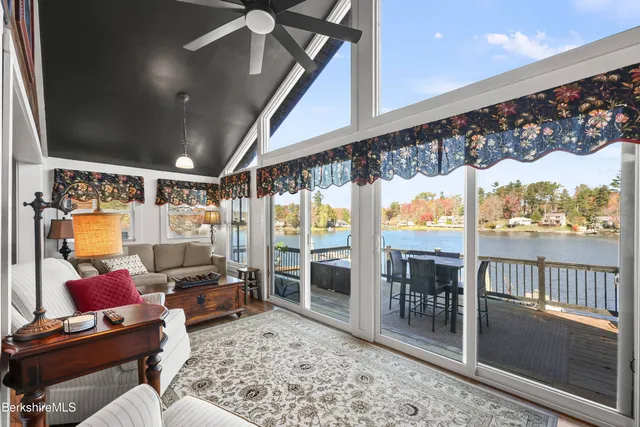 $699,000 | 30 Cove Lane, Hinsdale, MA 01235