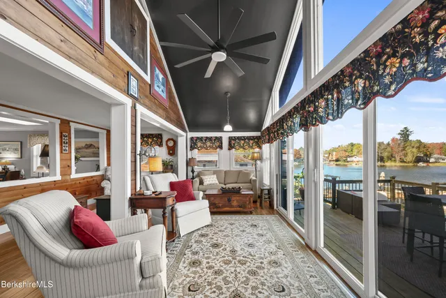 $699,000 | 30 Cove Lane, Hinsdale, MA 01235