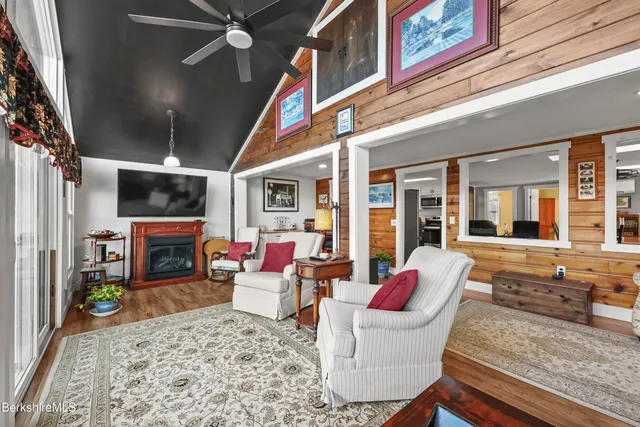 $699,000 | 30 Cove Lane, Hinsdale, MA 01235