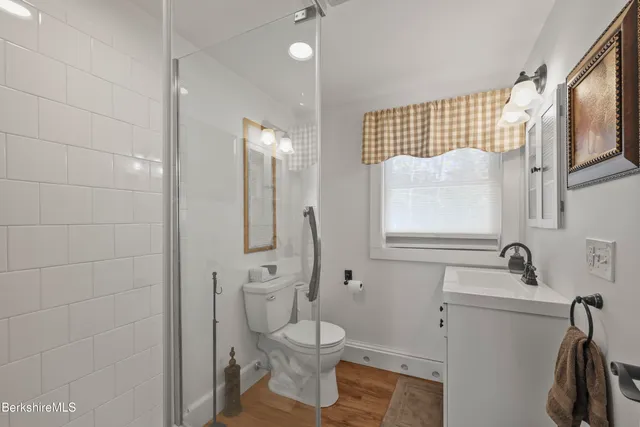 $699,000 | 30 Cove Lane, Hinsdale, MA 01235