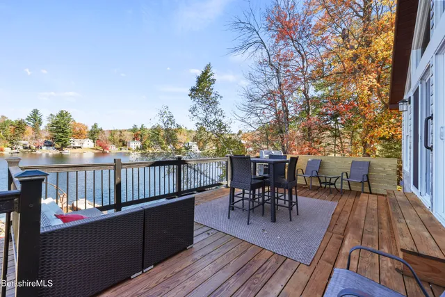 $699,000 | 30 Cove Lane, Hinsdale, MA 01235