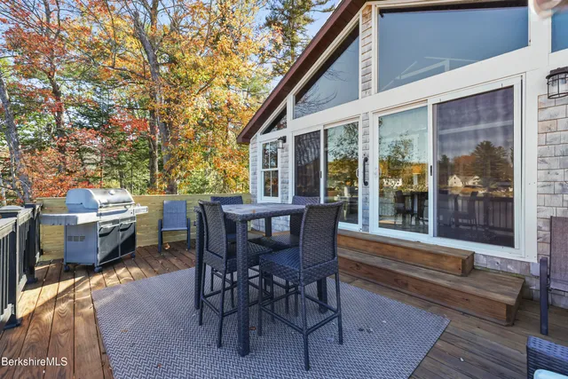 $699,000 | 30 Cove Lane, Hinsdale, MA 01235