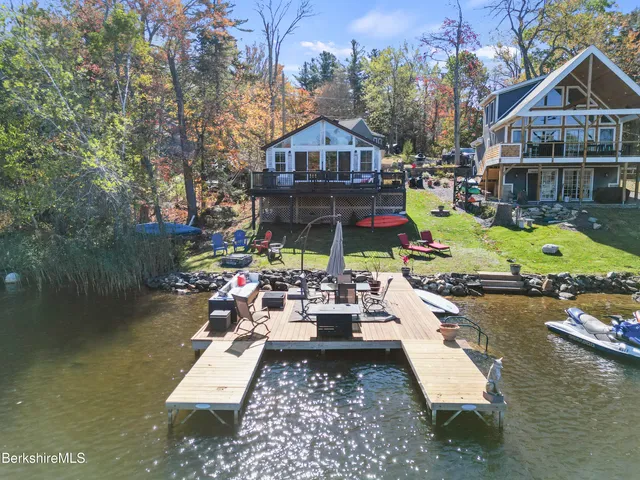 $699,000 | 30 Cove Lane, Hinsdale, MA 01235