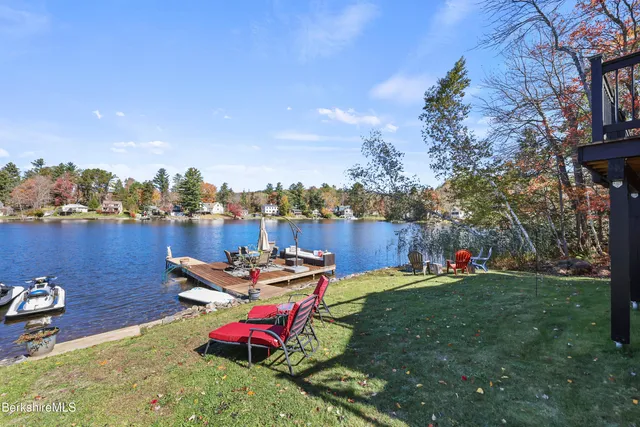 $699,000 | 30 Cove Lane, Hinsdale, MA 01235