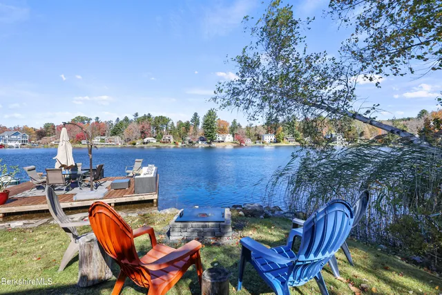 $699,000 | 30 Cove Lane, Hinsdale, MA 01235