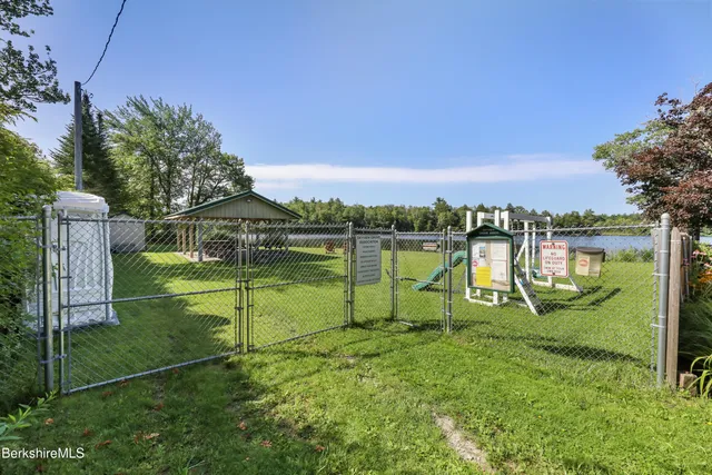 $699,000 | 30 Cove Lane, Hinsdale, MA 01235