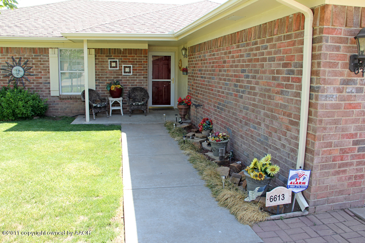 6613 Falcon Road Amarillo, TX 79109 - Photo 2 of 25 Front Sidewalk