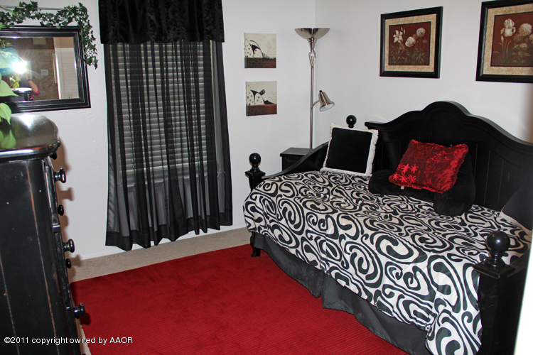 6613 Falcon Road Amarillo, TX 79109 - Photo 16 of 25 3rd Bedroom