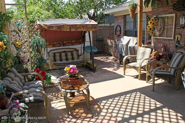 6613 Falcon Road Amarillo, TX 79109 - Photo 19 of 25 Back Patio