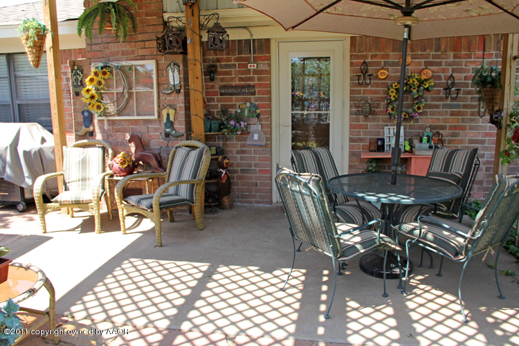 6613 Falcon Road Amarillo, TX 79109 - Photo 20 of 25 Patio 2