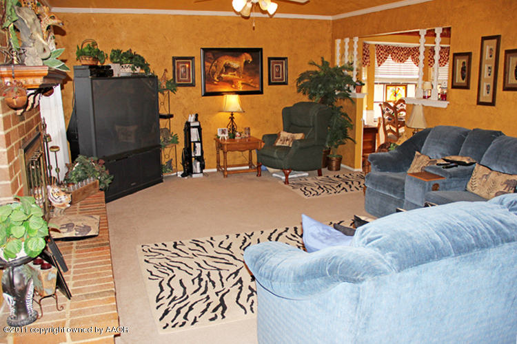 6613 Falcon Road Amarillo, TX 79109 - Photo 6 of 25 Living Area