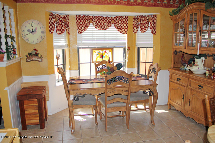6613 Falcon Road Amarillo, TX 79109 - Photo 9 of 25 Dining Area