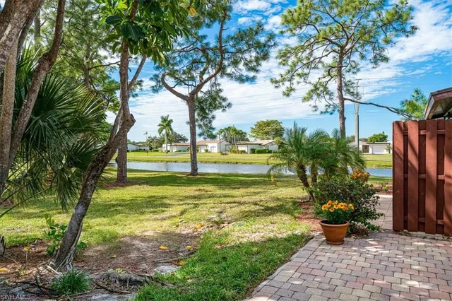 $1,900 | 2009 Pine Isle Lane, Unit 2009, Naples, FL 34112