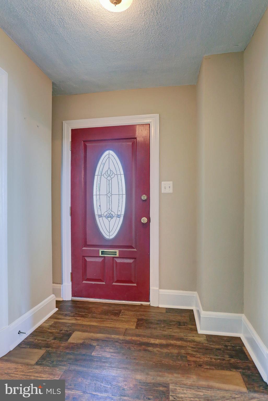 118 New County Road Aberdeen, MD 21001 - Photo 3 of 30 Foyer with new flooring