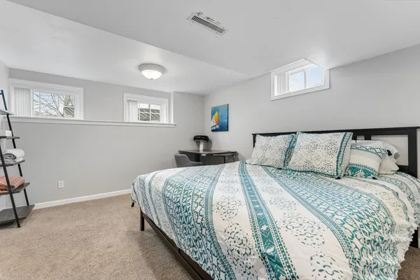 $1,025,000 | 20 Vale Drive, South Burlington, VT 05403