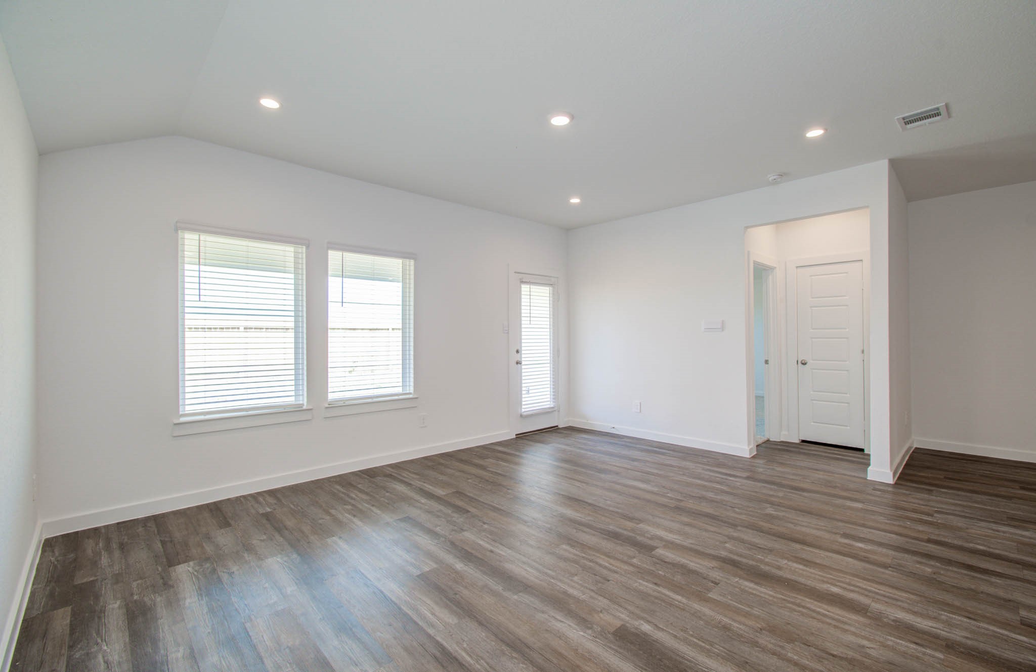 8922 Colicroot Drive Rosharon, TX 77583 - Photo 20 of 30 Living