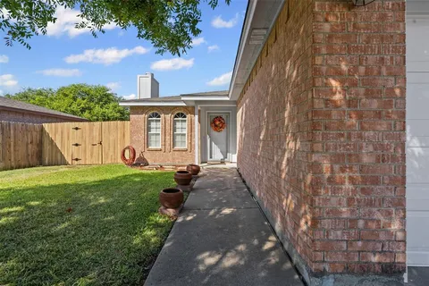 $245,000 | 857 McCully Street, White Settlement, TX 76108