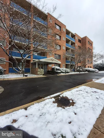 $2,350 | 1931 North Cleveland Street, Unit 200, Arlington, VA 22201