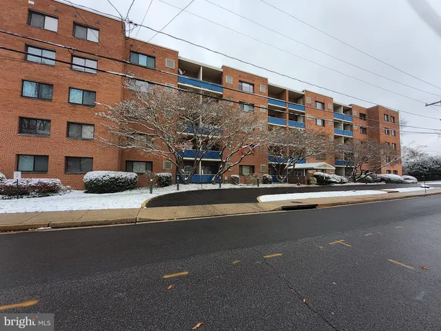 $2,350 | 1931 North Cleveland Street, Unit 200, Arlington, VA 22201