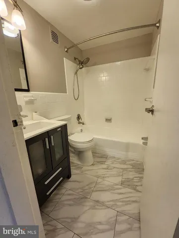 $2,350 | 1931 North Cleveland Street, Unit 200, Arlington, VA 22201