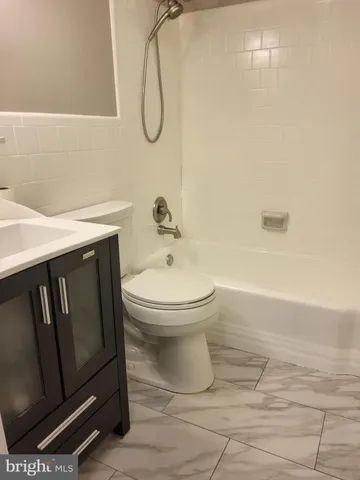 $2,350 | 1931 North Cleveland Street, Unit 200, Arlington, VA 22201