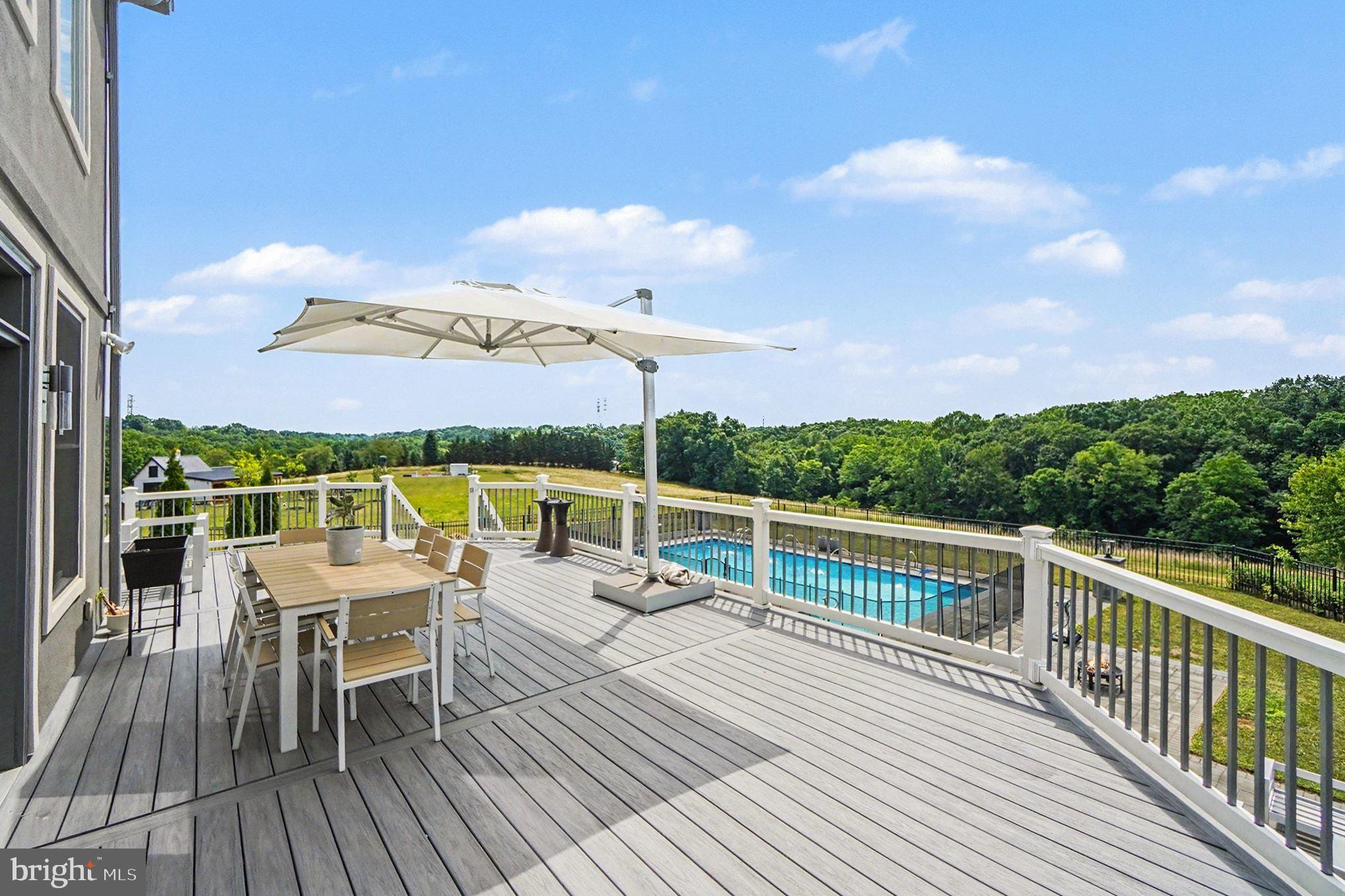 6551 Red Top Road Harrisburg, PA 17111 - Photo 52 of 71 Rear Deck