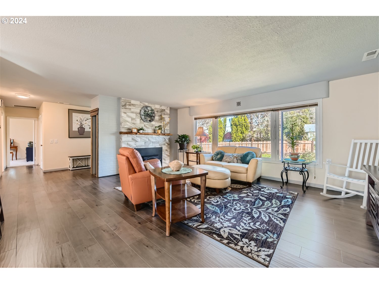 9833 Southwest 48th Avenue Portland, OR 97219 - Photo 3 of 21 Gallery Image 3