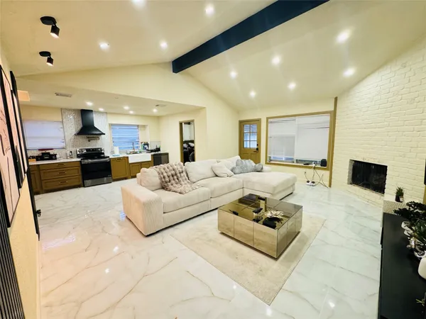 $2,600 | 23230 Canyon Lake Drive, Spring, TX 77373