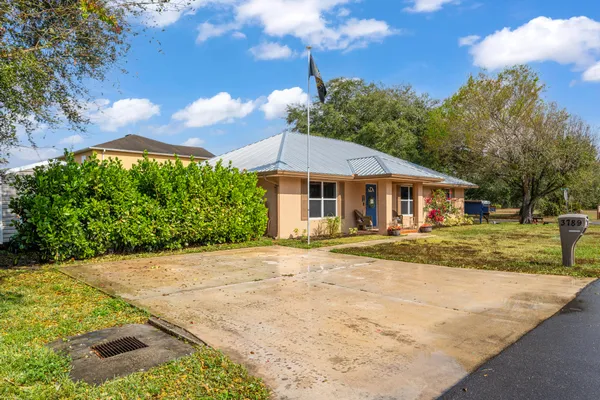 $415,000 | 3789 Southeast 6th Street, Okeechobee, FL 34974