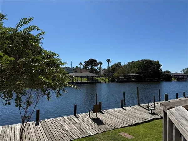 $1,150 | 4754 Pontchartrain Drive, Unit 1, Slidell, LA 70458