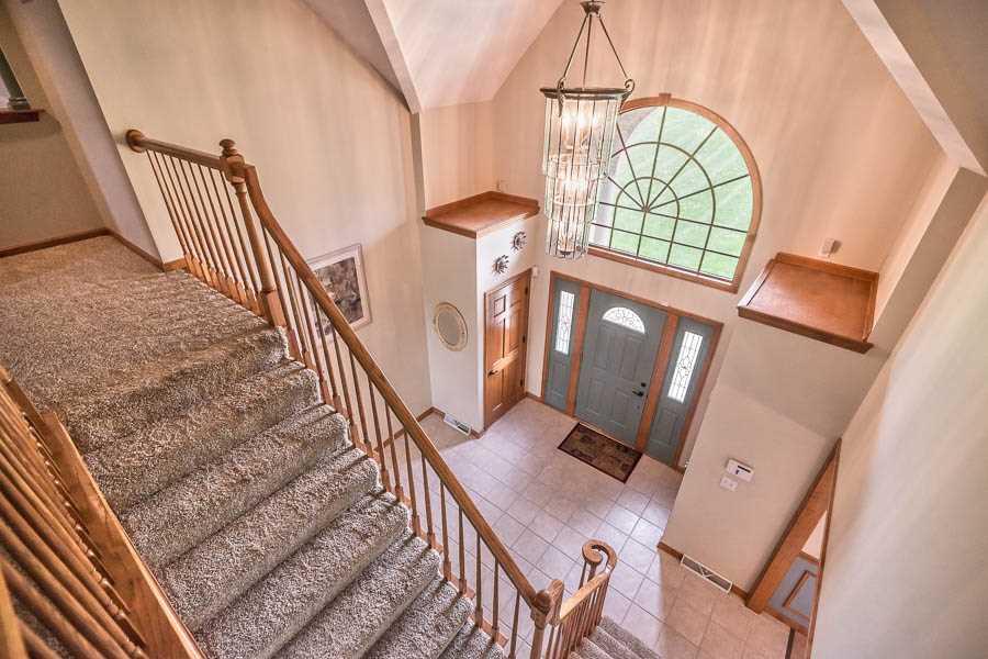 340 Whitestown Road Harmony, PA 16037 - Photo 8 of 25 Entry/Foyer.