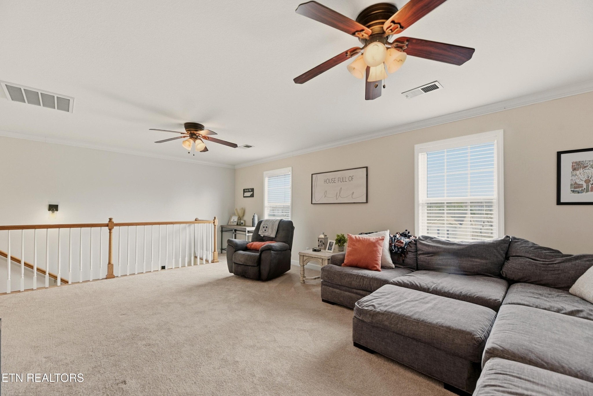 117 Elizabethton Way Clinton, TN 37716 - Photo 25 of 41 a living room with furniture