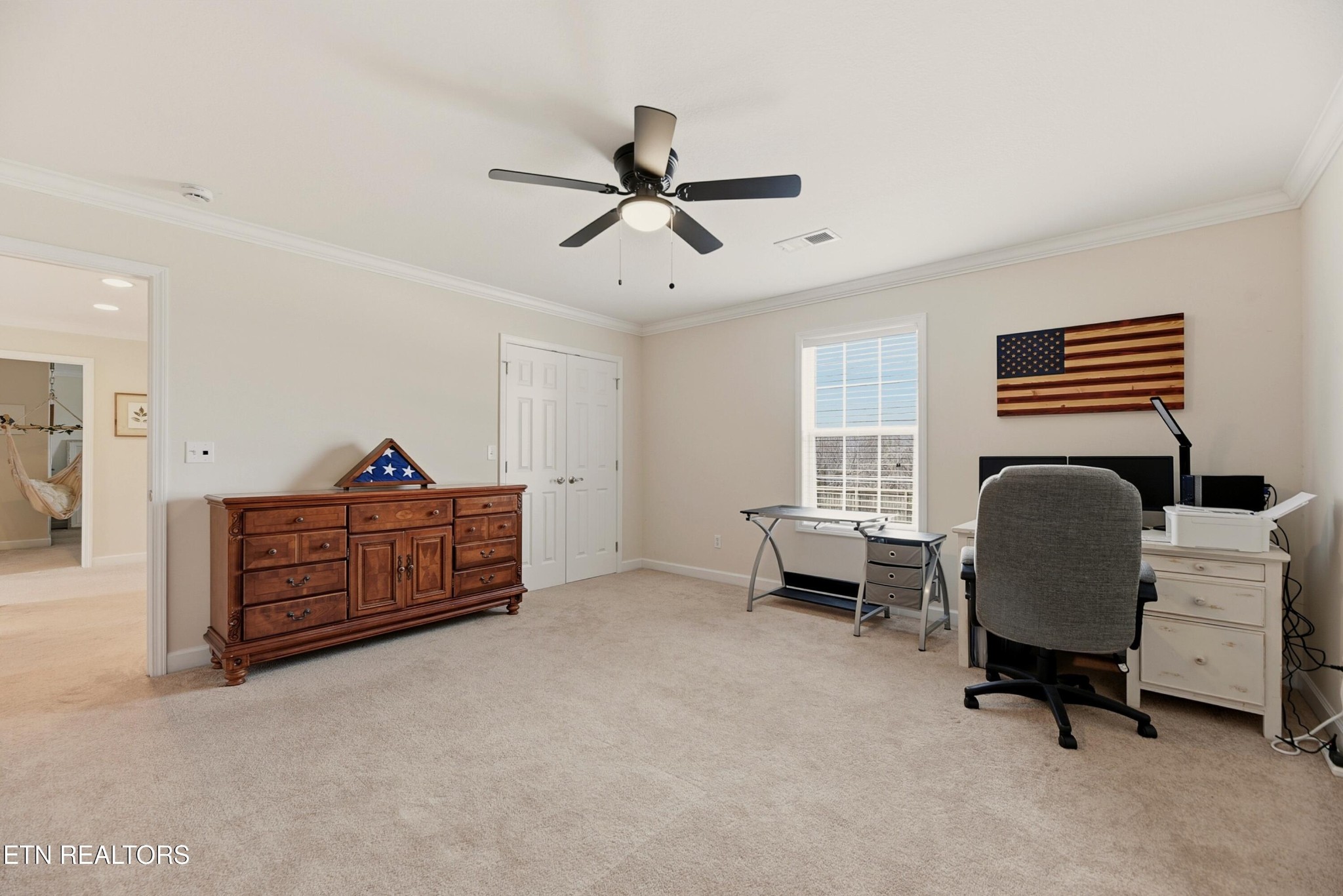 117 Elizabethton Way Clinton, TN 37716 - Photo 32 of 41 a bed room with furniture and a window