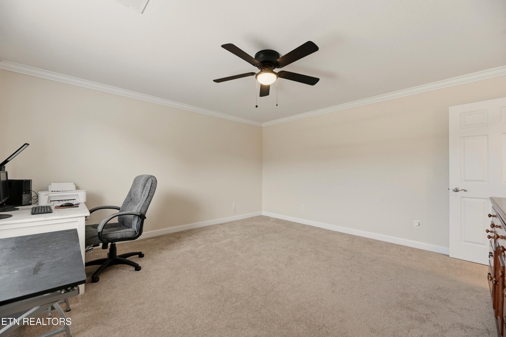 117 Elizabethton Way Clinton, TN 37716 - Photo 33 of 41 a workspace with a desk and a window