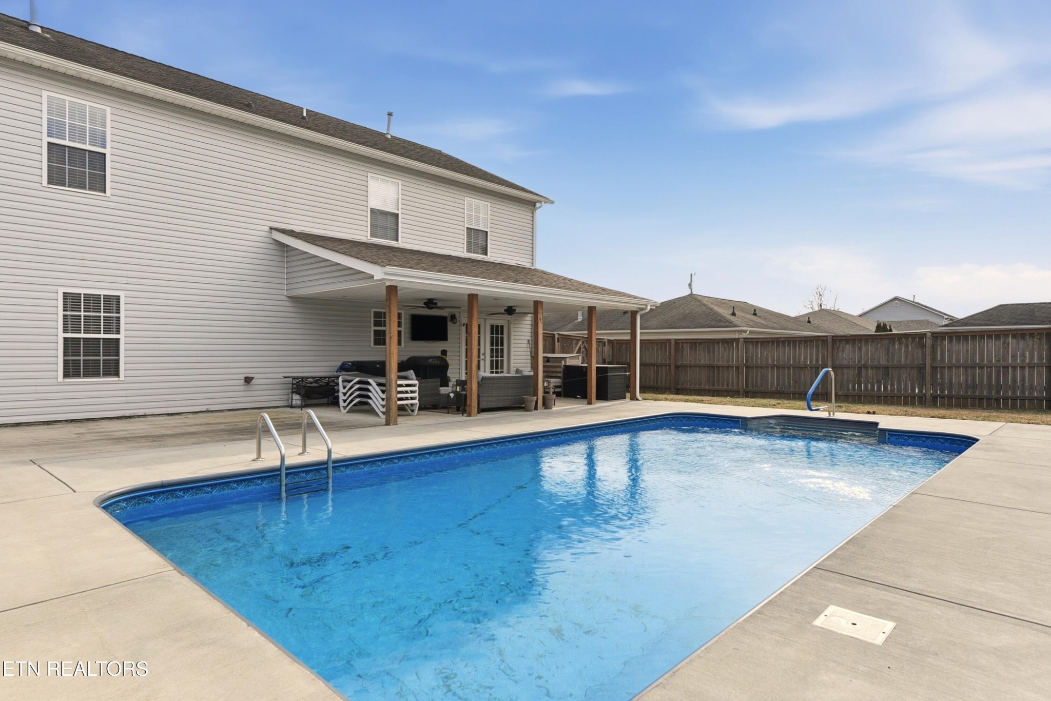 117 Elizabethton Way Clinton, TN 37716 - Photo 38 of 41 a view of a house with pool table and chairs