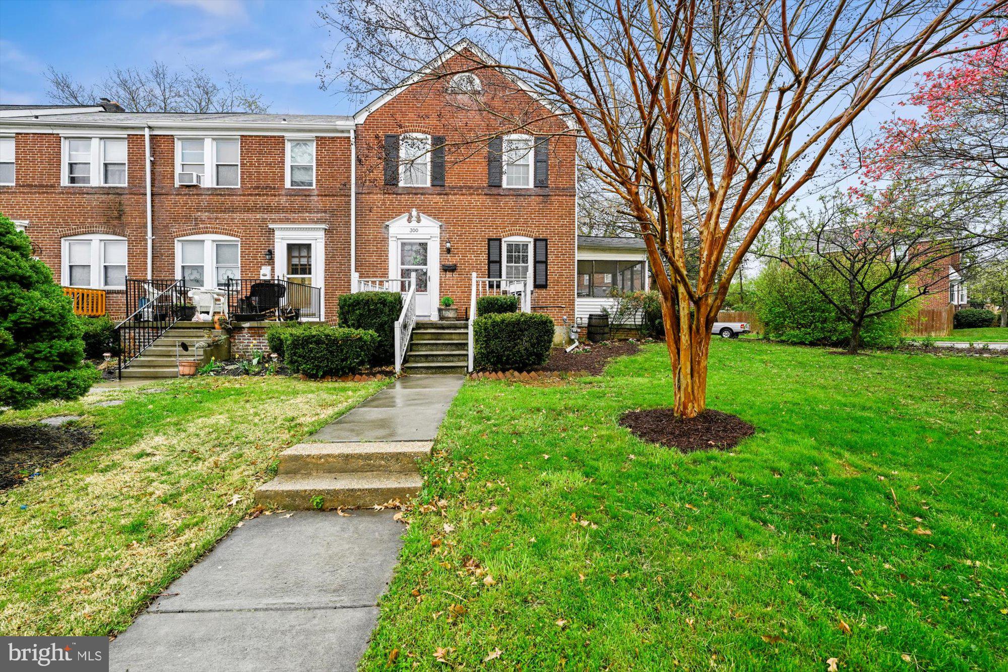 300 Westowne Road Baltimore, MD 21229 - Photo 1 of 29